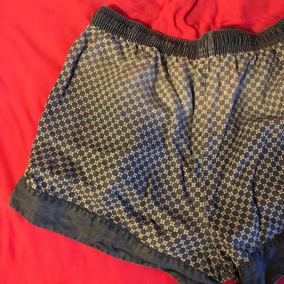 F21 Chambray Patterned Shorts - Picture 4 of 4